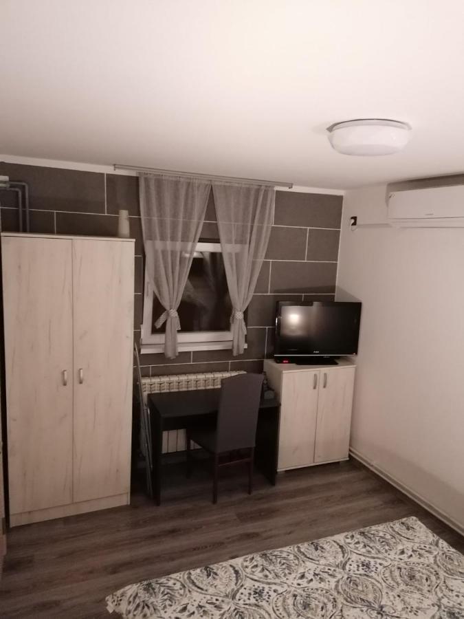 Epi Lux House Apartment Zemun Bagian luar foto